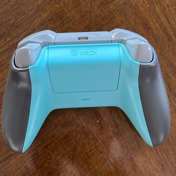 4 limited edition Microsoft Xbox 1 controllers. - Picture 6 of 13